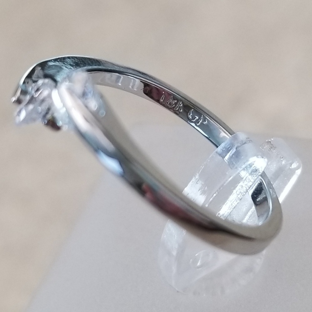 Delicate 18k ring - Picture 5 of 7